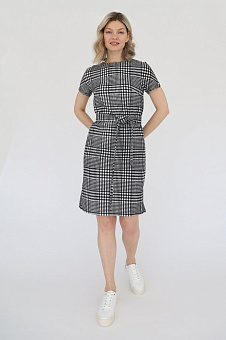 Платье прямое с поясом в комплекте