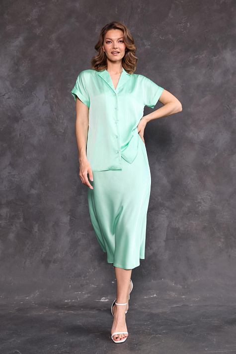 Блузка в пижамном стиле