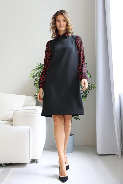 Платье прямого силуэта с объемными рукавами из шифона