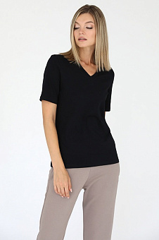 Футболка с V-образным вырезом