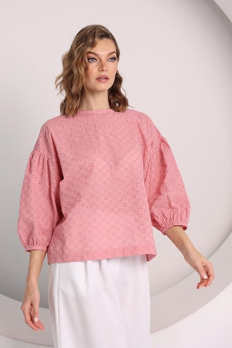Блузка свободного кроя с объемными рукавами