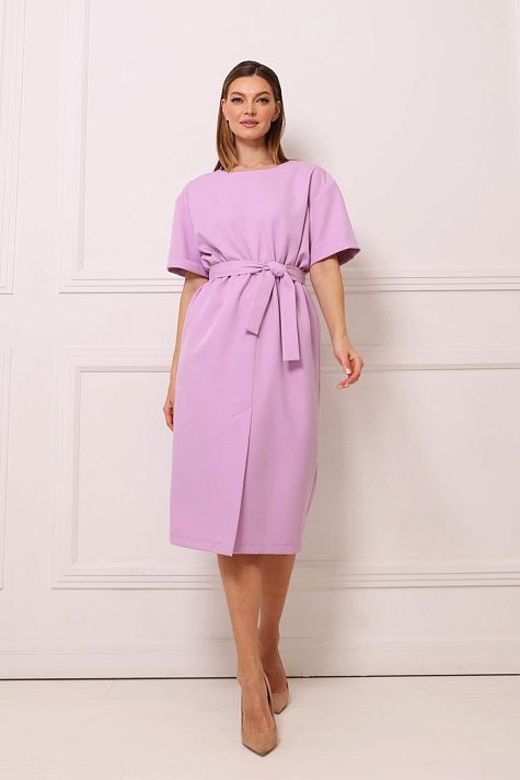 Платье с коротким рукавом и разрезом