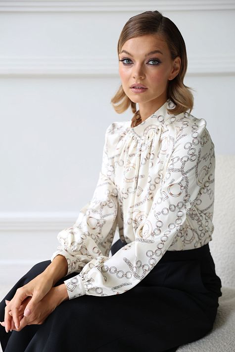 Блузка со сборкой по переду