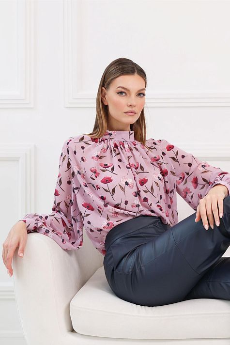 Блузка со сборкой по переду