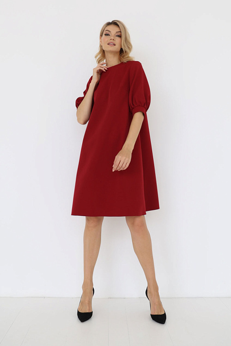 Платье с пышными рукавами